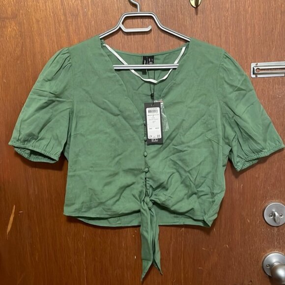 NWT Vero Moda Cropped Tie Top - Picture 1 of 7